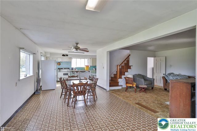 4 Stonecroft Drive, Palmer Twp, PA 18045