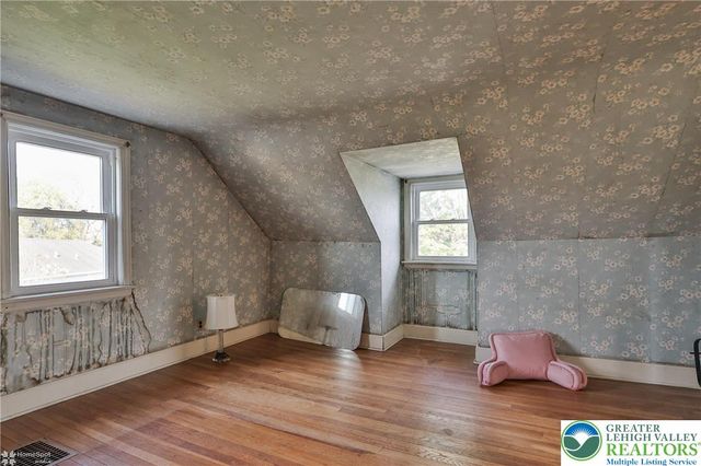 4 Stonecroft Drive, Palmer Twp, PA 18045