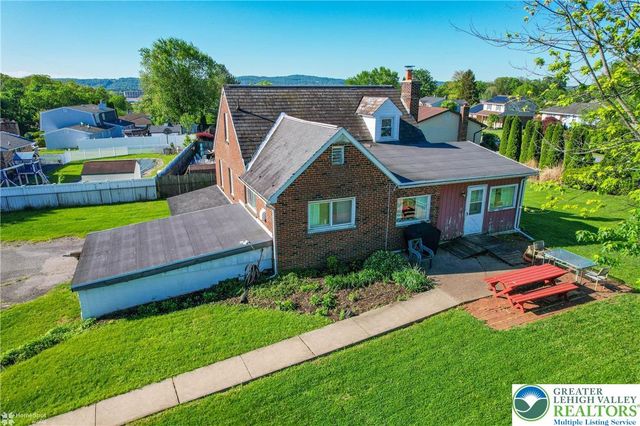 4 Stonecroft Drive, Palmer Twp, PA 18045