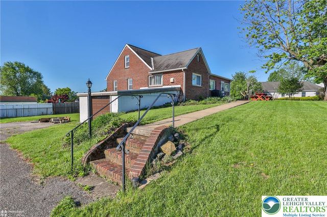 4 Stonecroft Drive, Palmer Twp, PA 18045