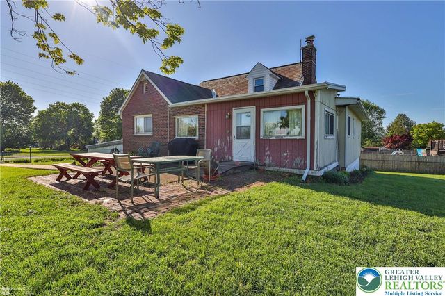 4 Stonecroft Drive, Palmer Twp, PA 18045