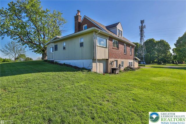 4 Stonecroft Drive, Palmer Twp, PA 18045