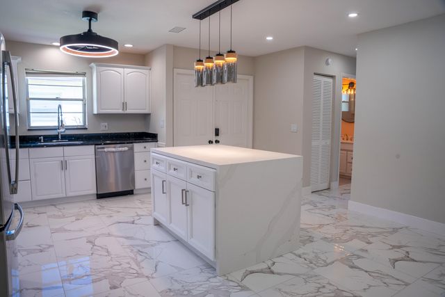 20848 CONCORD GREEN Drive W, Boca Raton, FL 33433