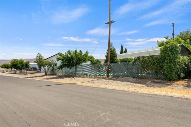 901 Hazelton Street, Maricopa, CA 93252