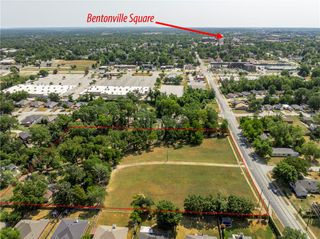 1208 NW 3rd Street, Bentonville, AR 72712