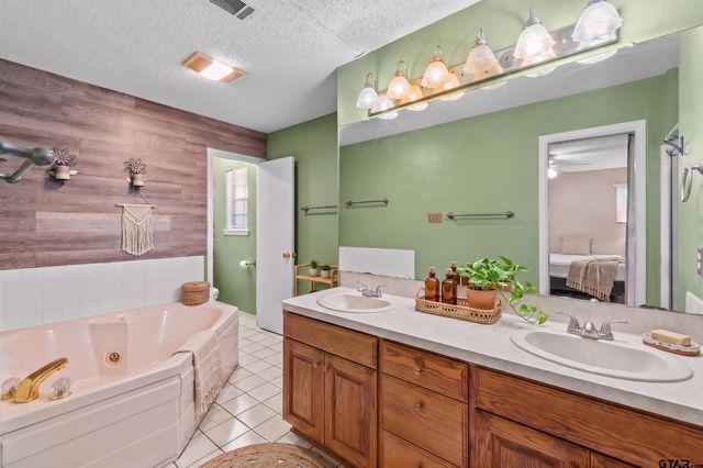 2117 MLK, Palestine, TX 75803