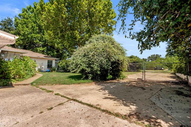 2117 MLK, Palestine, TX 75803