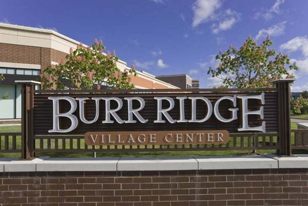 801 Village Center Drive 204, Burr Ridge, IL 60527
