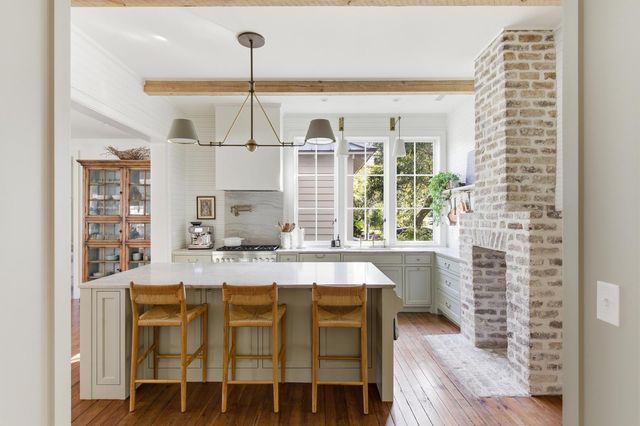 2320 Middle Street, Sullivans Island, SC 29482