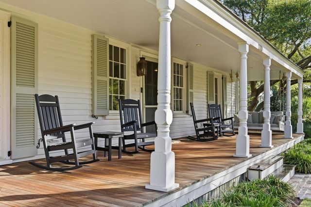 2320 Middle Street, Sullivans Island, SC 29482