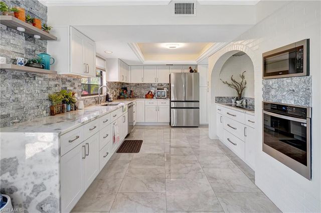 7235 Lake DR, Fort Myers, FL 33908