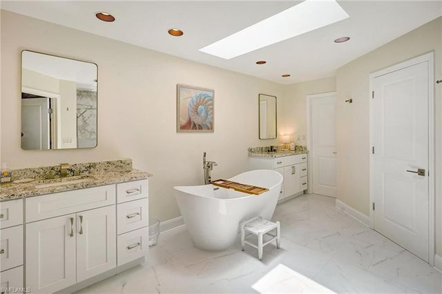 7235 Lake DR, Fort Myers, FL 33908