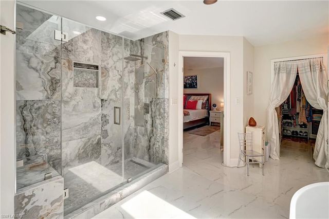 7235 Lake DR, Fort Myers, FL 33908