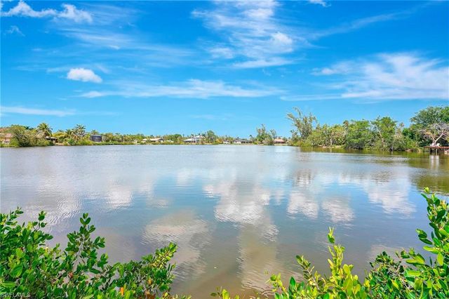 7235 Lake DR, Fort Myers, FL 33908