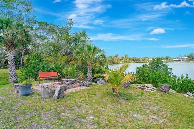 7235 Lake DR, Fort Myers, FL 33908