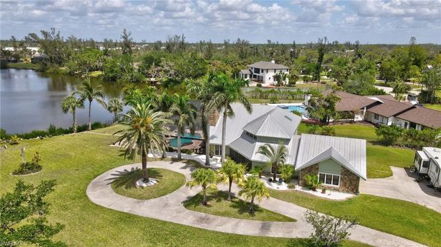 7235 Lake DR, Fort Myers, FL 33908