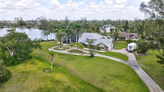 7235 Lake DR, Fort Myers, FL 33908