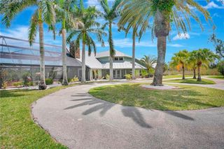 7235 Lake DR, Fort Myers, FL 33908