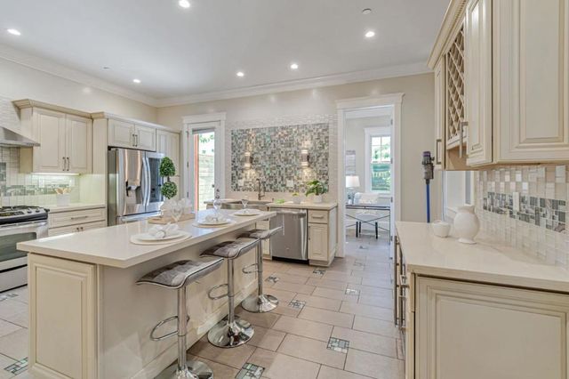 1633 15th Street, Oakland, CA 94607