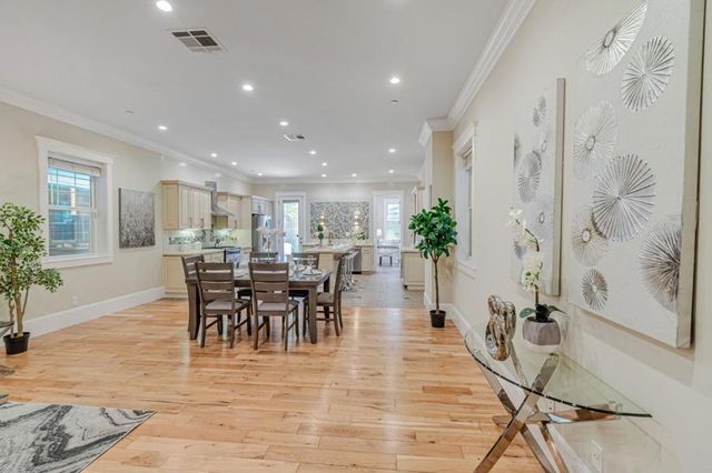 1633 15th Street, Oakland, CA 94607