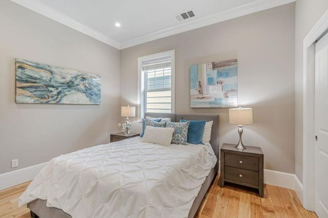 1633 15th Street, Oakland, CA 94607