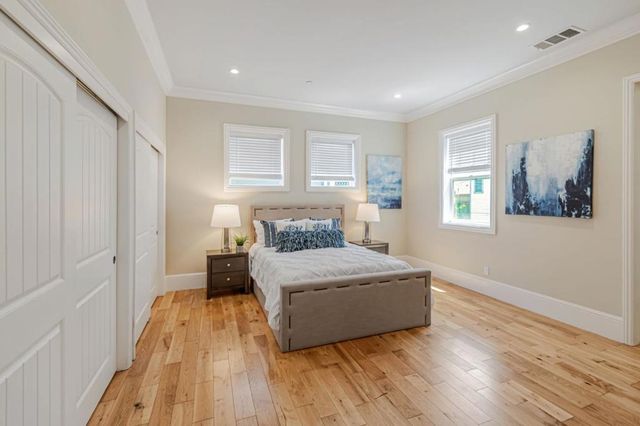 1633 15th Street, Oakland, CA 94607