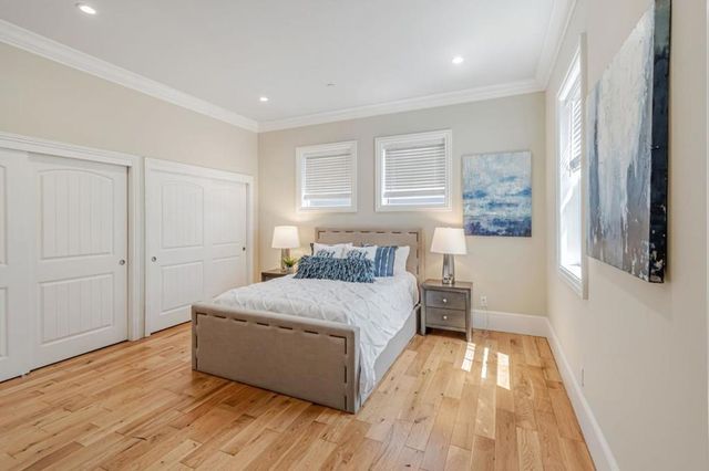 1633 15th Street, Oakland, CA 94607