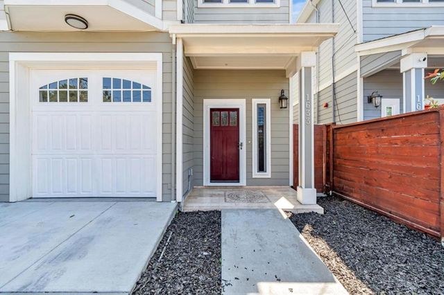 1633 15th Street, Oakland, CA 94607