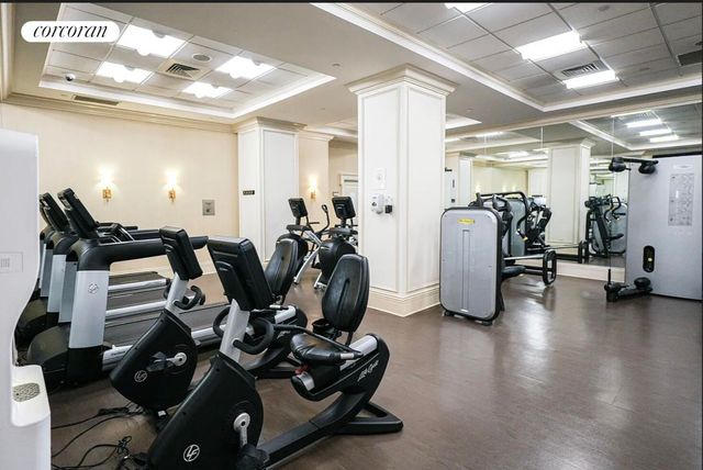 502 Park Ave Apt 15H, New York City, NY 10022