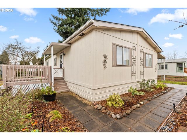 1400 CANDLELIGHT Dr 208, Eugene, OR 97402
