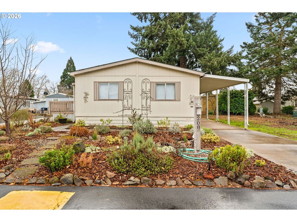 1400 CANDLELIGHT Dr 208, Eugene, OR 97402