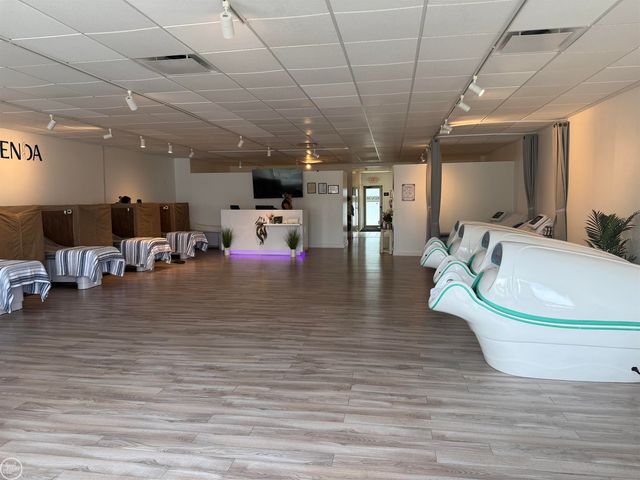 8074 21 Mile Road, Shelby Twp, MI 48317