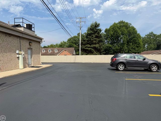8074 21 Mile Road, Shelby Twp, MI 48317
