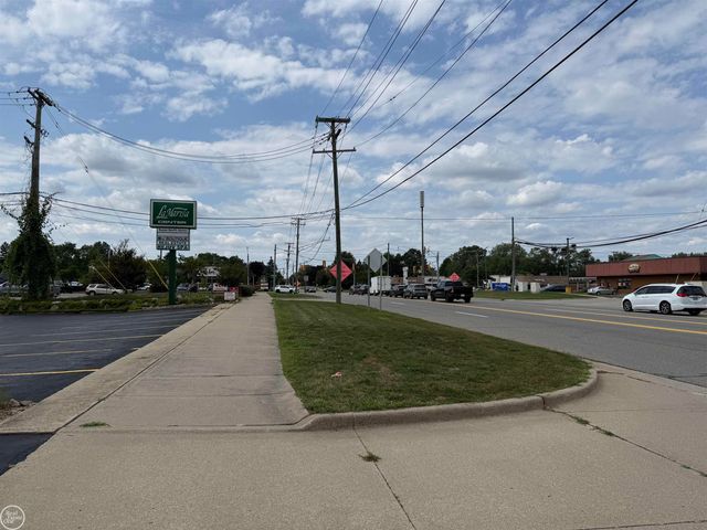 8074 21 Mile Road, Shelby Twp, MI 48317