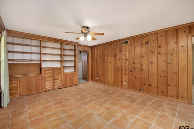 909 Woodlawn, Kilgore, TX 75662