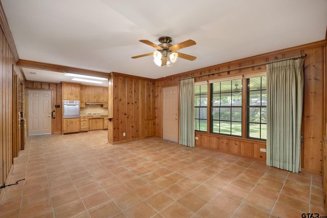 909 Woodlawn, Kilgore, TX 75662