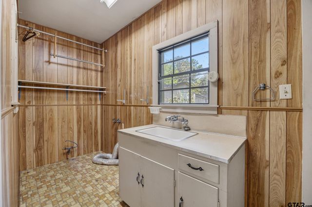 909 Woodlawn, Kilgore, TX 75662