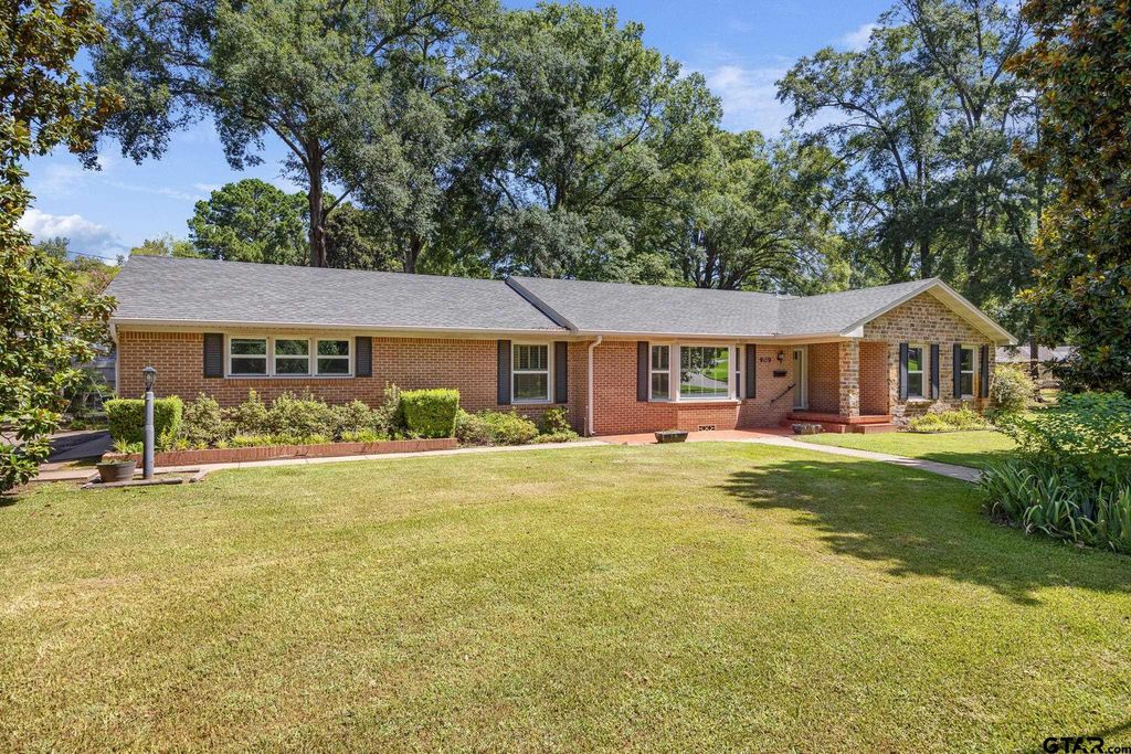 909 Woodlawn, Kilgore, TX 75662