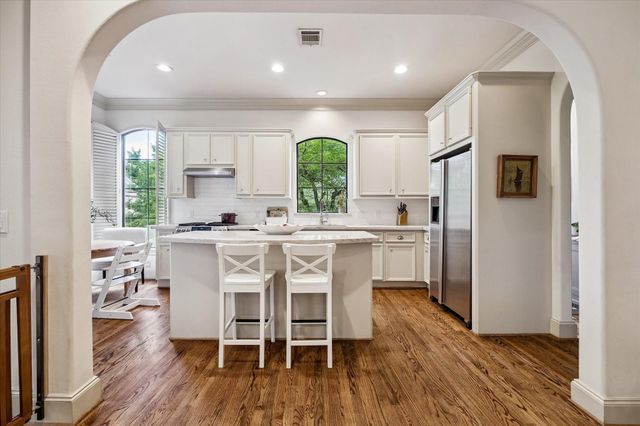 1701 Welch Street, Houston, TX 77006