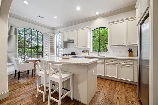 1701 Welch Street, Houston, TX 77006