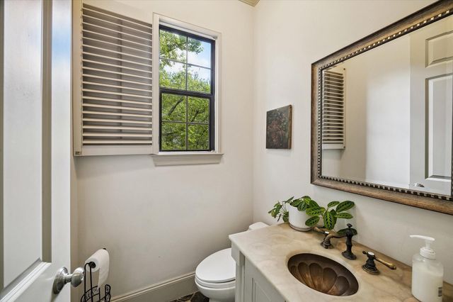 1701 Welch Street, Houston, TX 77006