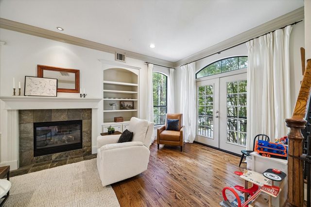 1701 Welch Street, Houston, TX 77006