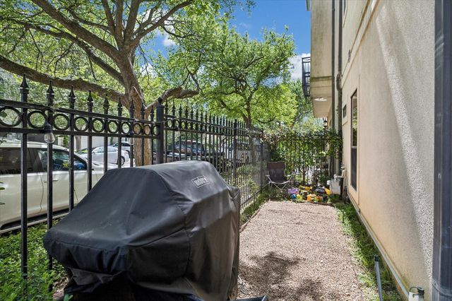 1701 Welch Street, Houston, TX 77006