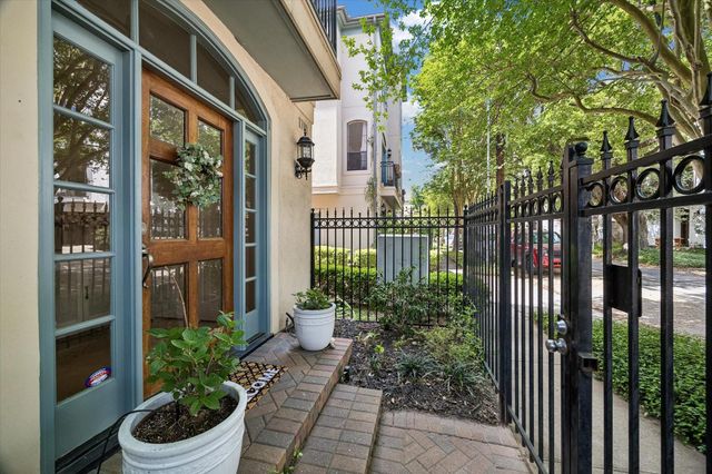 1701 Welch Street, Houston, TX 77006