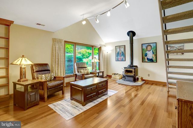 1111 N ROCKINGHAM ST, Arlington, VA 22205