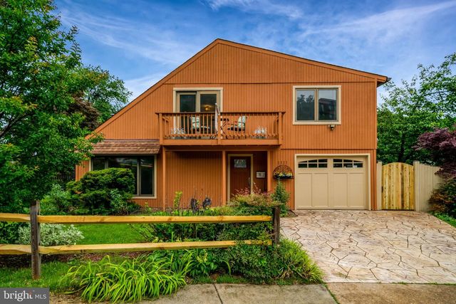 1111 N ROCKINGHAM ST, Arlington, VA 22205