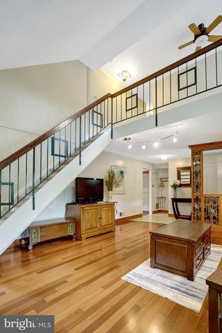 1111 N ROCKINGHAM ST, Arlington, VA 22205