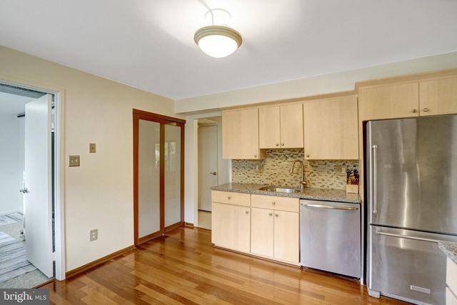 1111 N ROCKINGHAM ST, Arlington, VA 22205