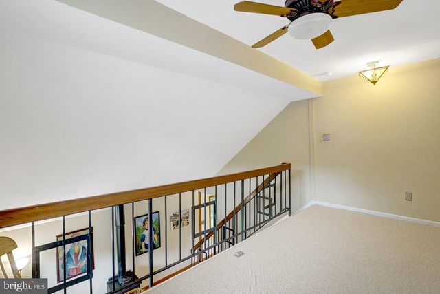 1111 N ROCKINGHAM ST, Arlington, VA 22205