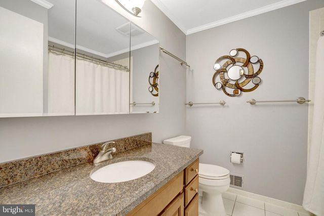 1111 N ROCKINGHAM ST, Arlington, VA 22205